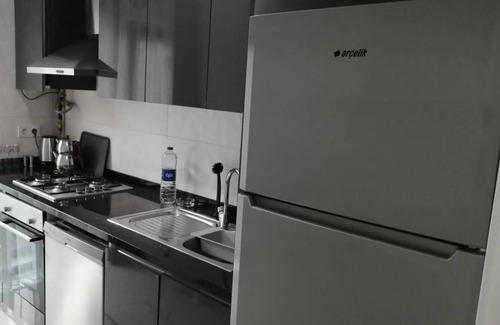 Bagcilar Apartamento | Apartment Near Public Transport Links in Caglayan