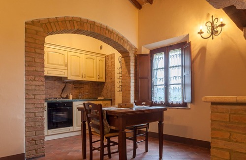 Sovicille Apartamento | Apartamento cerca de Siena rodeado de naturaleza con piscina