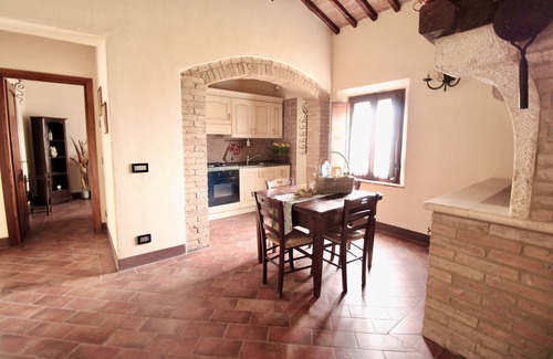 Sovicille Apartamento | Apartamento cerca de Siena rodeado de naturaleza con piscina