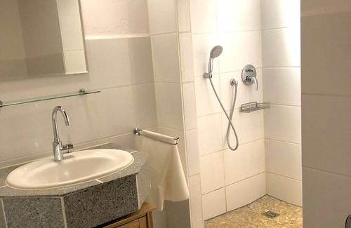 Pfullendorf Apartamento | Apartment 'near the city lake' with Shared Terrace and Wi-Fi