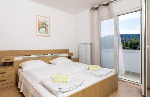 Supetarska Draga Apartamento | Apartment Nedo - private parking: - Supetarska Draga, Island Rab, Croatia
