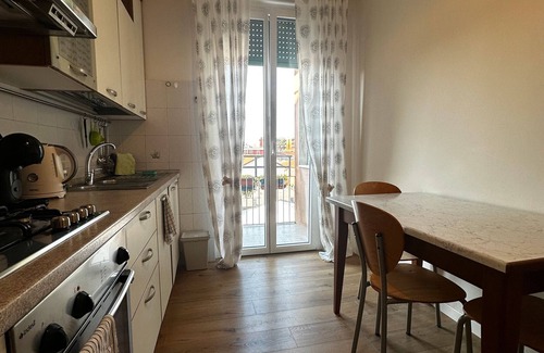 Affori Apartamento | Apartamento 'Nela' con balcón y Wi-Fi