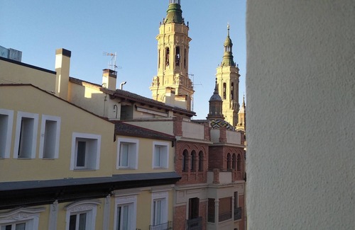 Zaragoza Old Town Apartamento | Apartamento pegado a la Basilica del Pilar y amplio.