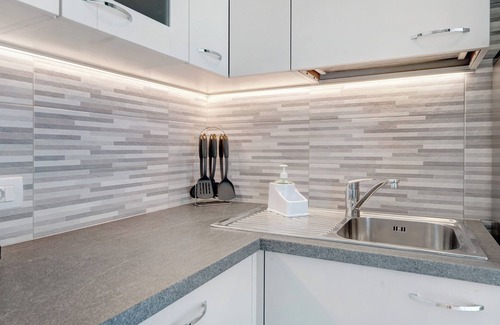 Predazzo Apartamento | Apartamento 'Night and Day 8' con vistas a las montañas, balcón y Wi-Fi