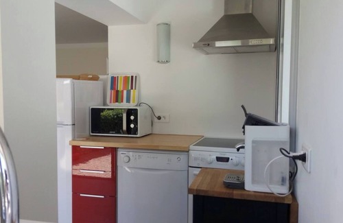 Nyons Apartamento | Apartamento 'Nino - 2/4 Personnes' con piscina compartida, Wi-Fi y aire acondicionado
