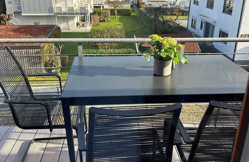 Bodman-Ludwigshafen Apartamento | Apartamento 'Olivia' con vistas al lago, jardín compartido y Wi-Fi