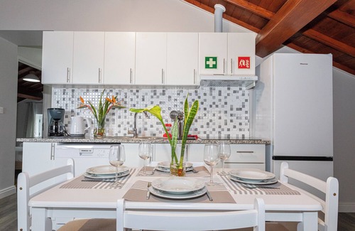 Ponta Delgada Apartamento | Apartamento "Oásis Fonte Grande 3" con vistas al mar, terraza y Wi-Fi