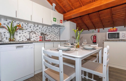 Ponta Delgada Apartamento | Apartamento "Oásis Fonte Grande 3" con vistas al mar, terraza y Wi-Fi