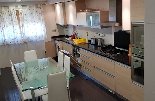 Reboleira Apartamento | APARTAMENTO DE LUZ - Wifi gratuito