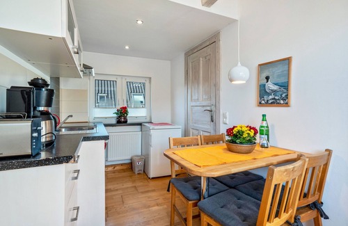 Pries Apartamento | Apartamento 'Öko Fewo Lachmöwe' con balcón y Wi-Fi