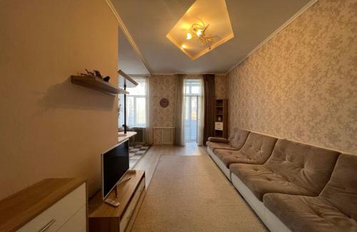 Besarabka Apartamento | Apartment on Baseinaya street 13