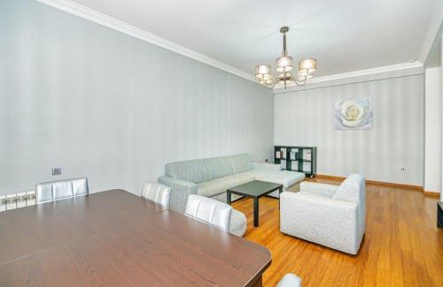 Nasimi Apartamento | Apartment On Mc Donalds