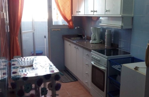 Torre del Mar Condominio | Piso en primera línea de playa equipado y con excelentes vista al mar