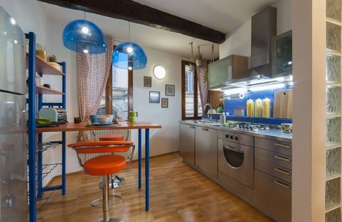 Sant' Ambrogio Apartamento | Apartment on the first floor completely refurbished in a contemporary style.