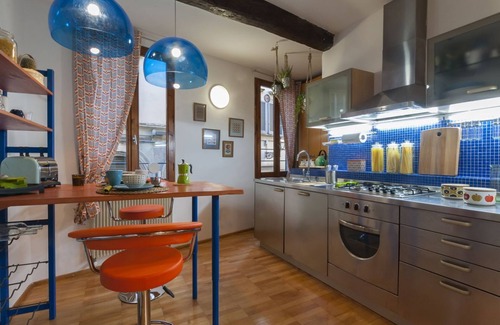 Sant' Ambrogio Apartamento | Apartment on the first floor completely refurbished in a contemporary style.