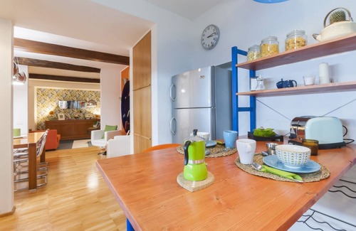 Sant' Ambrogio Apartamento | Apartment on the first floor completely refurbished in a contemporary style.