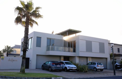 Sunset Beach Apartamento | Apartamento en planta baja con vistas a la piscina.