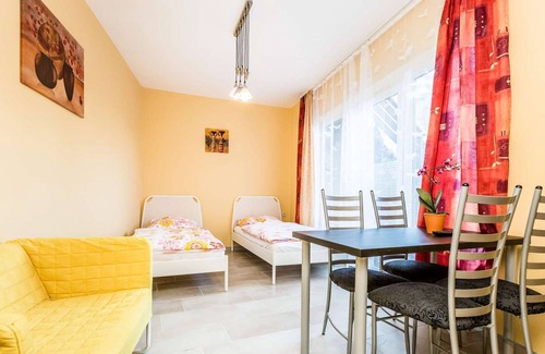 Muelheim Apartamento | Apartment on the ground floor (W5) - 2x bedrooms - 4x single beds