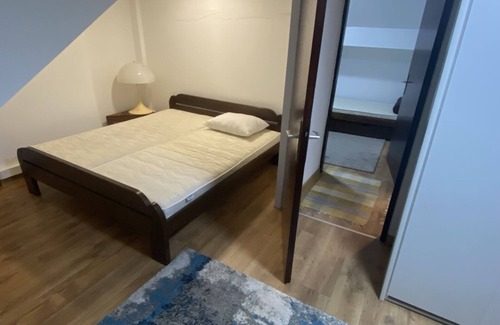 Vozdovac Apartamento | apartment on the second floor, spacious, quiet, close to the center.