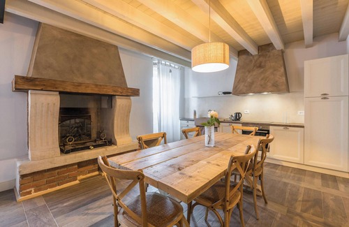 Desenzano del Garda Apartamento | Apartamento "Ontano" en estilo granja con Wi-Fi, jardín y piscina compartidos