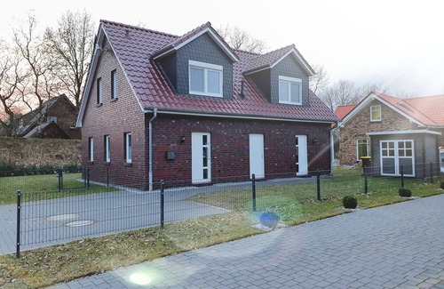 Tannenhausen Casa | Apartamento o Casa de vacaciones con playa privada en el lago en Aurich-Tannenhausen