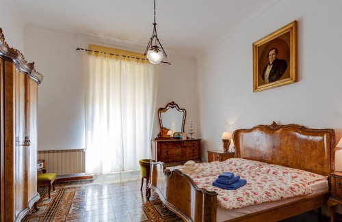Bosa Historic Centre Apartamento | Apartamento 'Palazzo Storico Del 1600' con balcón y Wi-Fi