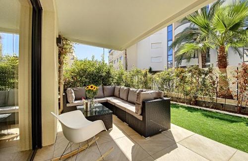Pointe Croisette Apartamento | Apartment Palm Beach with a nice swimming pool