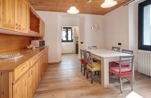 Grosio Casa | Apartamento "Panorama Gaudì" con vistas a la montaña, balcón y Wi-Fi