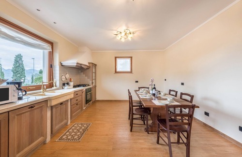 Albisano Apartamento | Apartamento 'Passioncasa' con vistas a la montaña, Wi-Fi y aire acondicionado