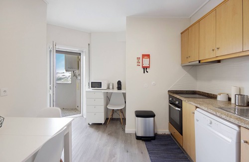 Barra Apartamento | Apartamento 'Pé Na Areia' con vistas al mar, balcón y Wi-Fi