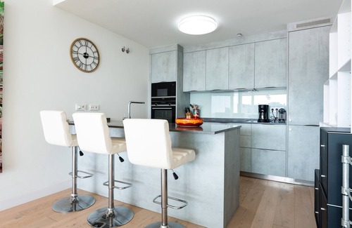 Fuengirola Apartamento | Apartamento 'Peninsula' con vistas al mar, Wi-Fi y aire acondicionado