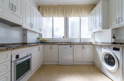 Fuengirola Apartamento | Apartamento 'Penthouse Victoria' con vistas al mar, Wi-Fi y aire acondicionado
