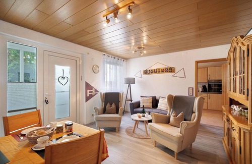 Sankt Georgen im Schwarzwald Apartamento | Apartamento 'Perkuhn' con vistas a la montaña, terraza privada y Wi-Fi