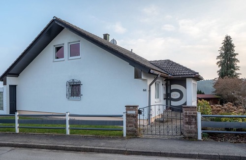Herzogsweiler Apartamento | Apartamento 'Pia' con balcón y Wi-Fi