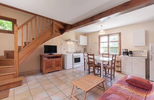 Argeles Gazost Apartamento | Apartamento 'Pibeste' con vistas a la montaña, jardín compartido y Wi-Fi