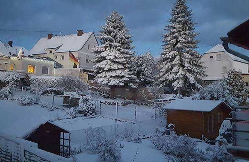 Hillscheid Apartamento | Apartamento pino