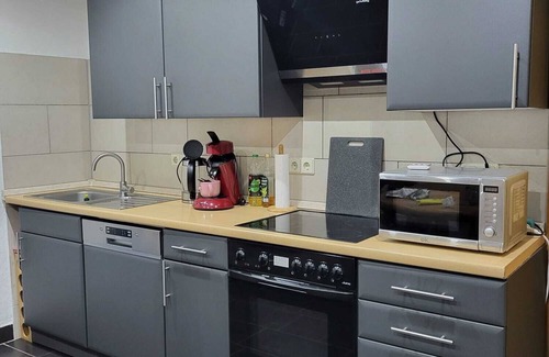 Hillscheid Apartamento | Piso de pino
