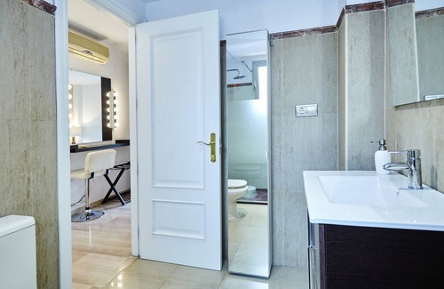 Jaen Apartamento | Apartamento "Piso Jaén Calle La Luna" con Terraza y Wi-Fi