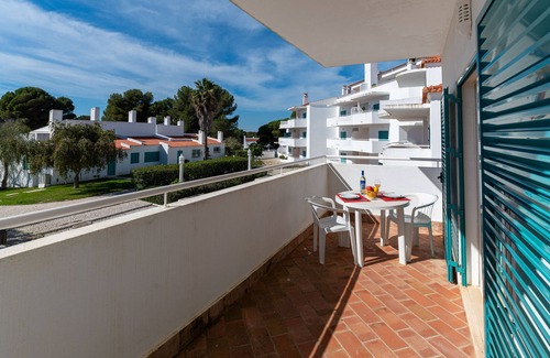 Prainha Apartamento | Apartamento 'Prainha Alvor 4 Cama' con Piscina Privada, Terraza Privada y Wi-Fi