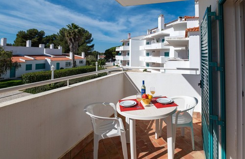 Prainha Apartamento | Apartamento 'Prainha Alvor 4 Cama' con Piscina Privada, Terraza Privada y Wi-Fi