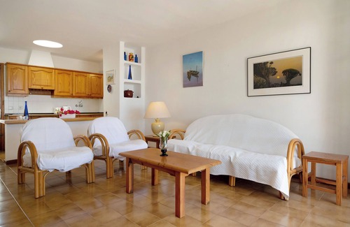 Playa Blanca Apartamento | Apartamento 'Puerto Chico W' cerca de la playa, con vistas a la montaña y al jardín, piscina y Wi-Fi