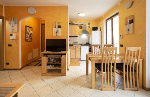 San Zeno di Montagna Apartamento | Apartamento "Pure Relax Between Lake and Mountains" con piscina, terraza, jacuzzi y Wi-Fi