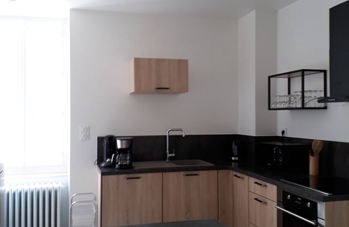 Luzenac Apartamento | Apartamento 'Appartement Pyrénées-Ariégeoises' con vistas a la montaña, jardín compartido y Wi-Fi