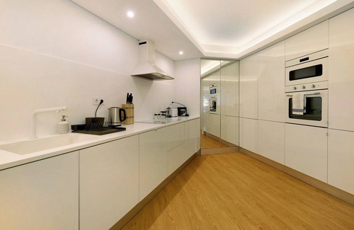 Estoril Apartamento | Apartamento "Tranquilo bajo los árboles" con Wi-Fi