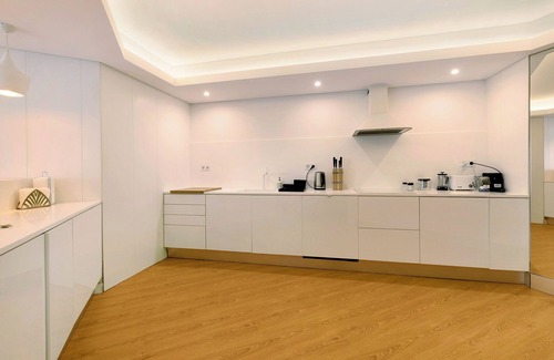 Estoril Apartamento | Apartamento "Tranquilo bajo los árboles" con Wi-Fi