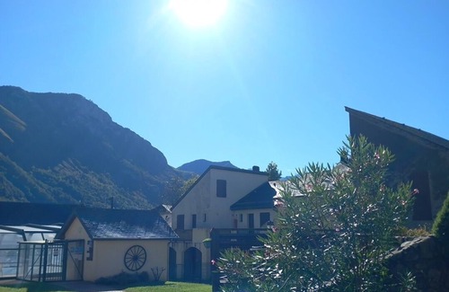 Bielle Apartamento | Apartamento "Résidence Arriu Mage" con vistas a la montaña, piscina privada y Wi-Fi