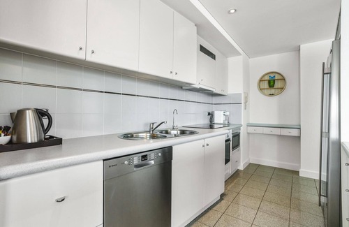 Scarborough Apartamento | Apartment R306 - ultimate beachfront destination!
