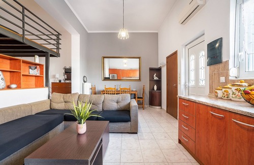 Kallithea Casa | Apartamento 'Rafaela's House' con piscina compartida, Wi-Fi y aire acondicionado