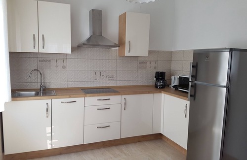 Milcetici Apartamento | Apartamento REA 4 + 2 **** con balcón y vista al mar, aire acondicionado