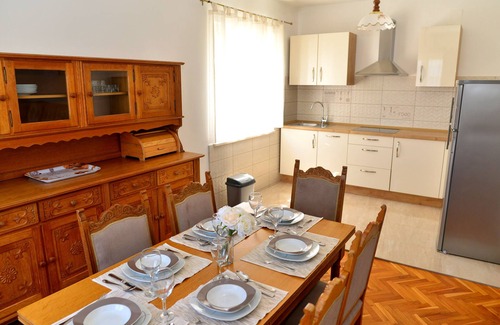 Milcetici Apartamento | Apartamento REA 4 + 2 **** con balcón y vista al mar, aire acondicionado
